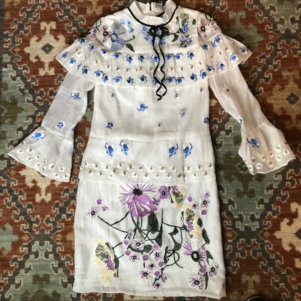 Embroidered Floral Long Sleeve Dress - White/Blue
